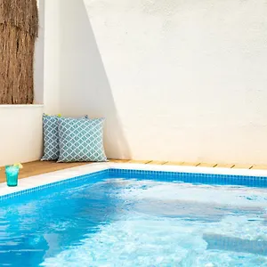 https://ambassador-private-pool-suites.hotels-lisbon-portugal.com