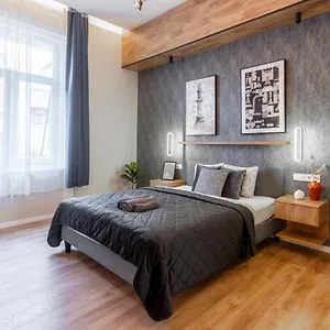 https://exclusive-dohany-apartment-next-to-the-new-york-caf.inbudapesthotels.com