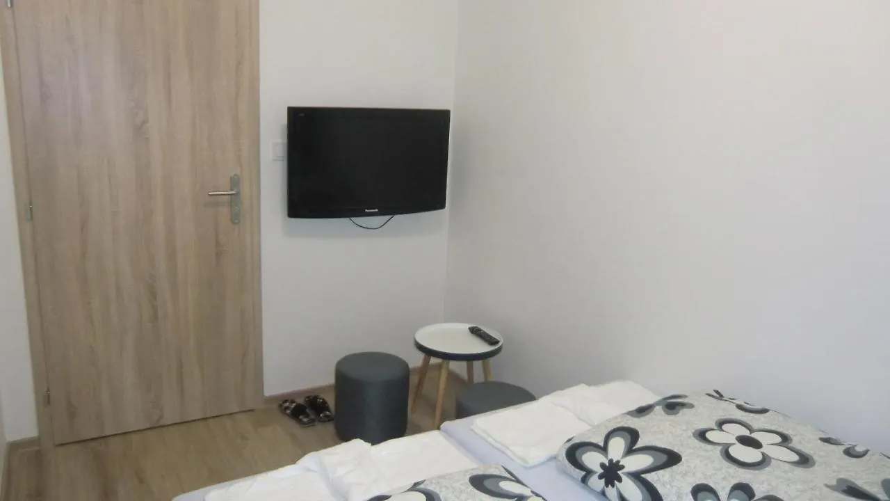 Hu Apartment Prague 0*,